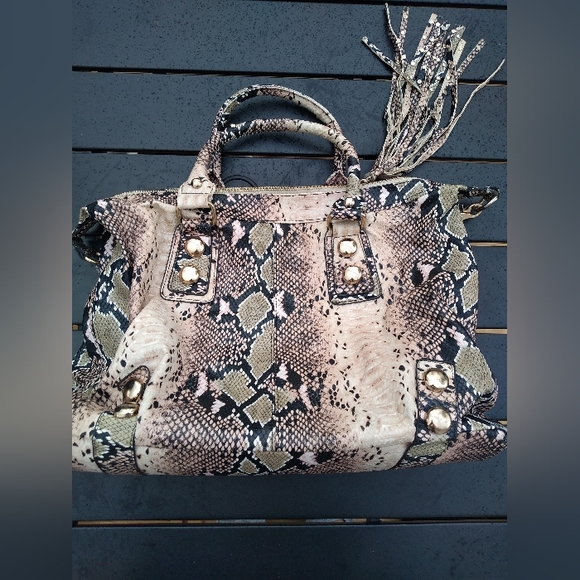 Rampage Handbags - Rampage Faux Snakeskin Patterned Purse, Clean Pink Interior, Tassel Zipp…